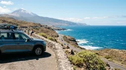 7-Sitzer & Familienautos mieten am Flughafen Teneriffa Süd: Platz, Preise & Kindersitze