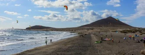 El Medano: Eine lebendige, surfzentrierte Küstenstadt in Teneriffa