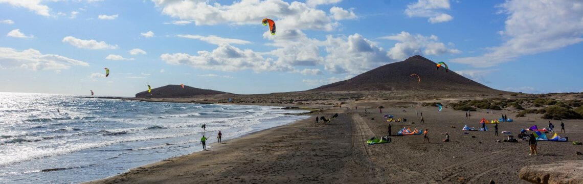 El Medano: Eine lebendige, surfzentrierte Küstenstadt in Teneriffa
